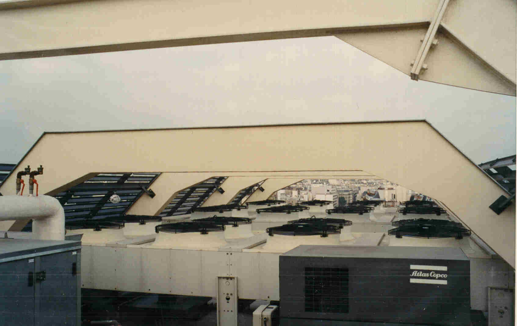PALAIS DE L'ELYSÉE - Paris - France.SHV 800 air cooled condensers